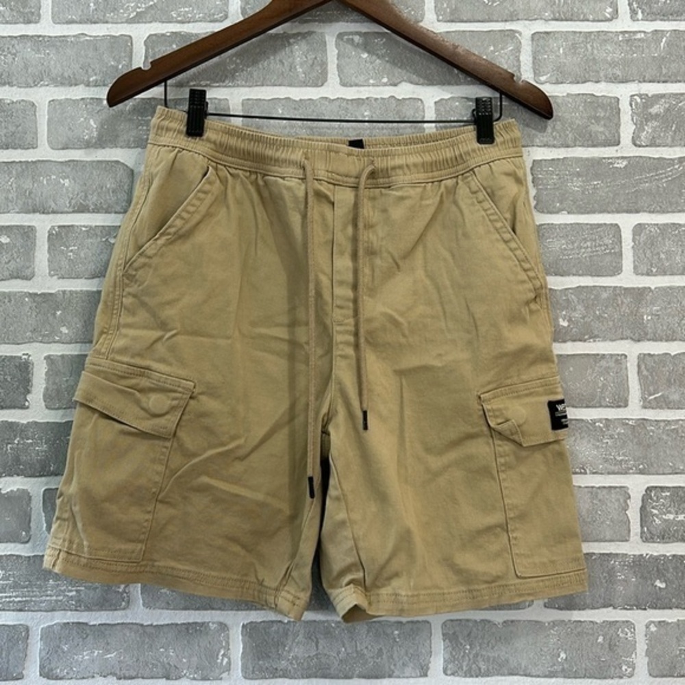 WESC UTILITY CARGO SHORT MENS SIZE SMALL WOMENS SIZE MEDIUM